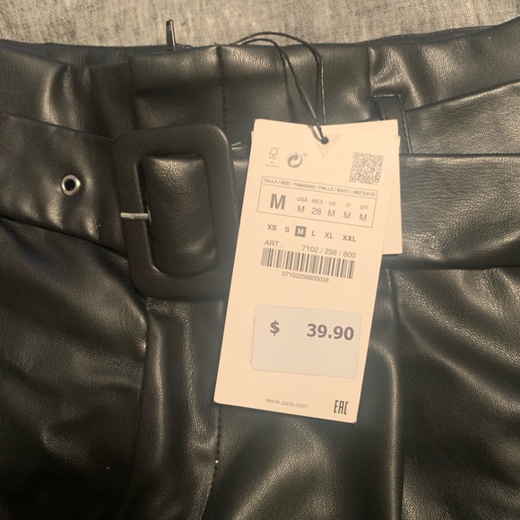 SOLD. Zara faux leather shorts with belt - Picture 3 of 3